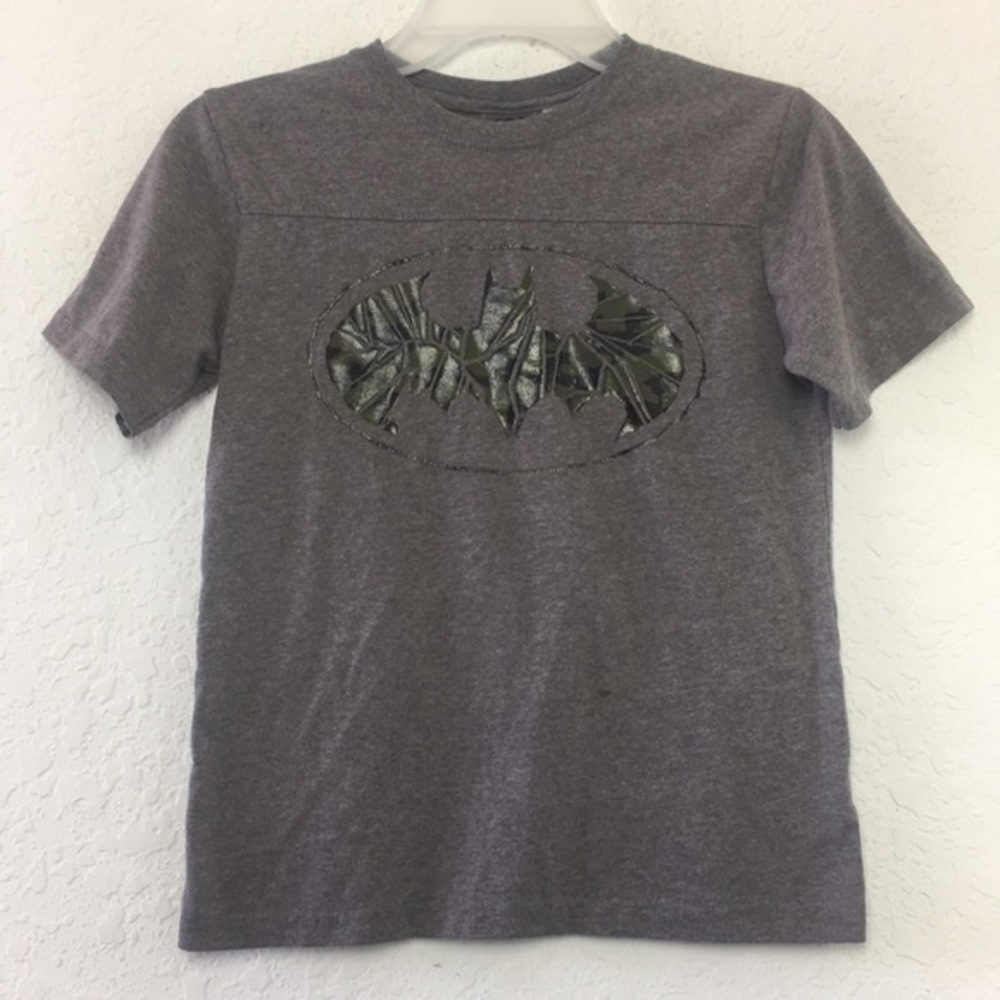 ✅Boys Batman Shirt size M